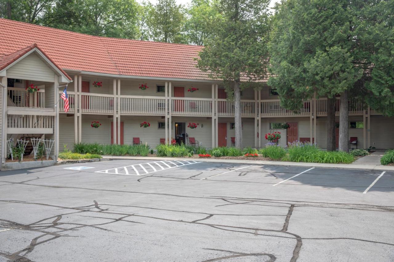 Ridges Inn & Suites Baileys Harbor Eksteriør bilde